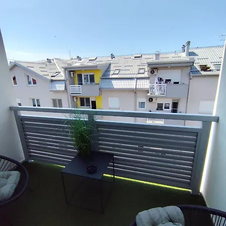 Delux President Centar *